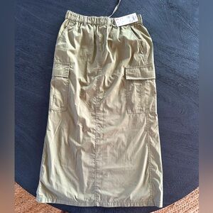 Uniqlo cargo skirt